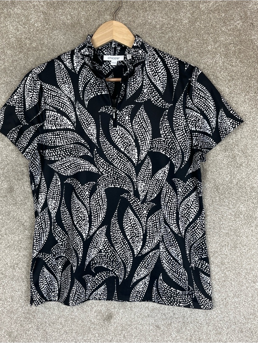 Chico's Shirt Womens 0 Black White Stretch Short Sleeve Zip Polo Pullover- 5264